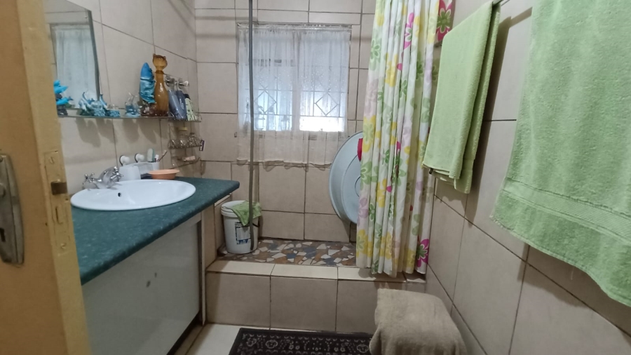 5 Bedroom Property for Sale in Middelvlei A H Gauteng