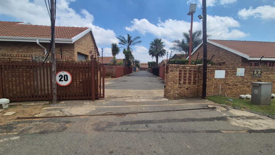 2 Bedroom Property for Sale in Greenhills Ext 3 Gauteng