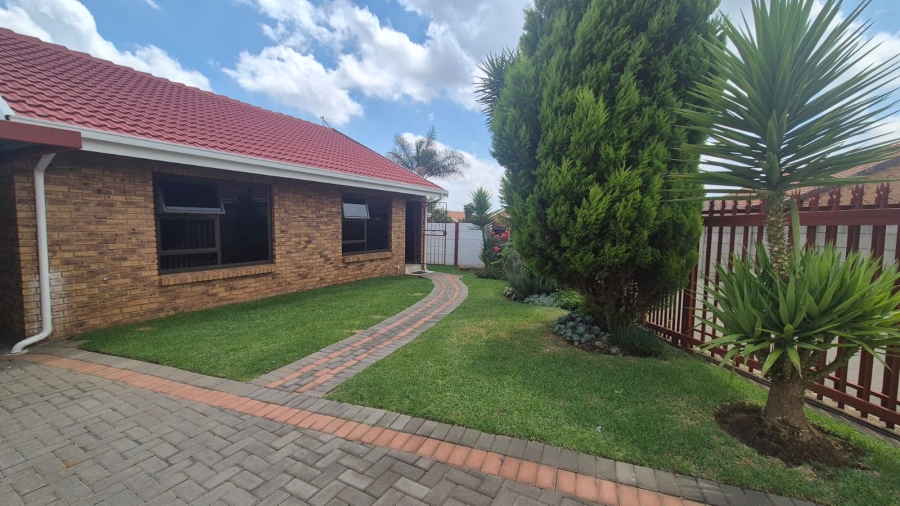 2 Bedroom Property for Sale in Greenhills Ext 3 Gauteng