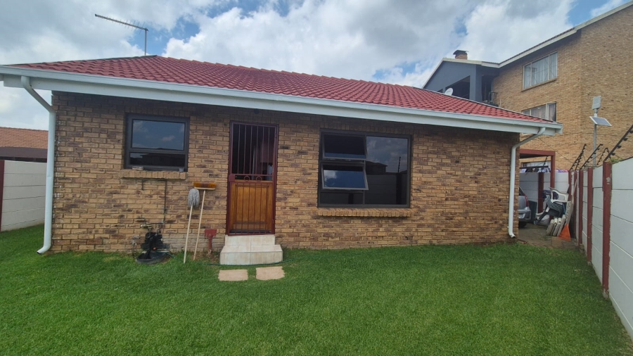 2 Bedroom Property for Sale in Greenhills Ext 3 Gauteng