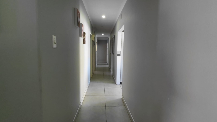4 Bedroom Property for Sale in Helikonpark Gauteng