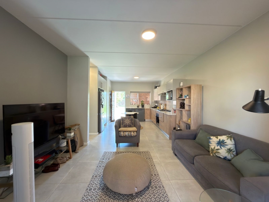 To Let 2 Bedroom Property for Rent in Equestria Gauteng