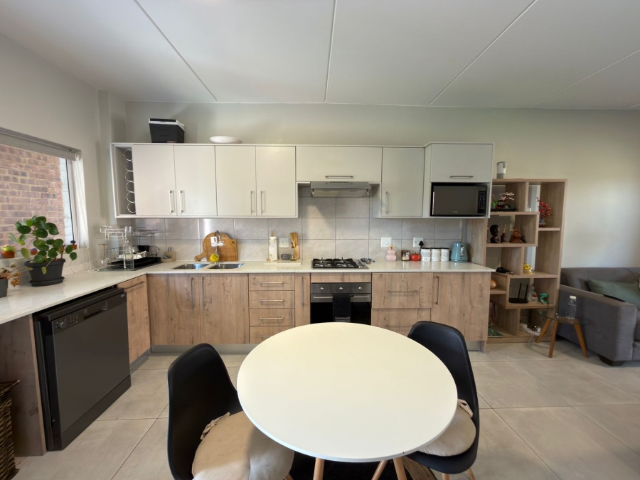 To Let 2 Bedroom Property for Rent in Equestria Gauteng