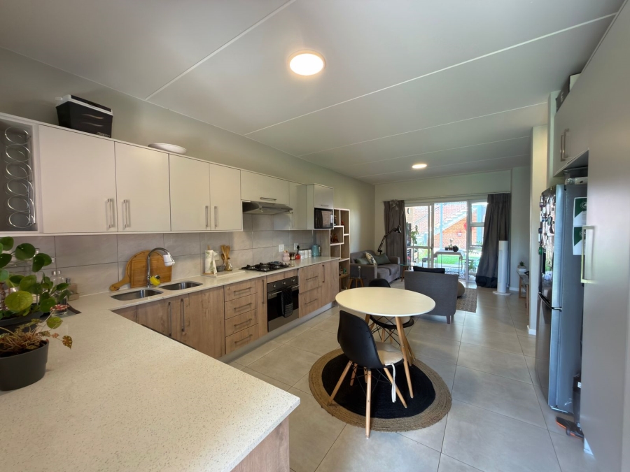 To Let 2 Bedroom Property for Rent in Equestria Gauteng