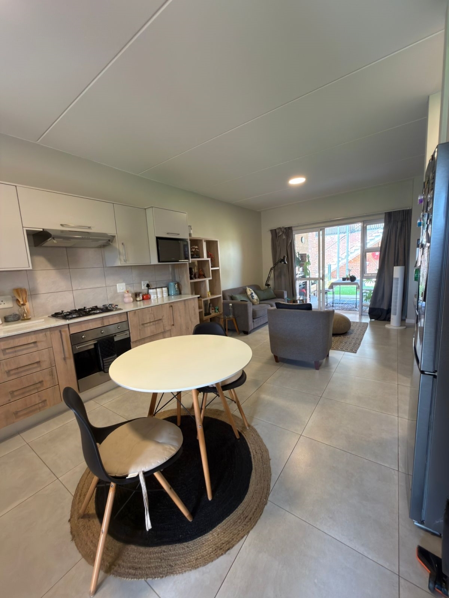 To Let 2 Bedroom Property for Rent in Equestria Gauteng