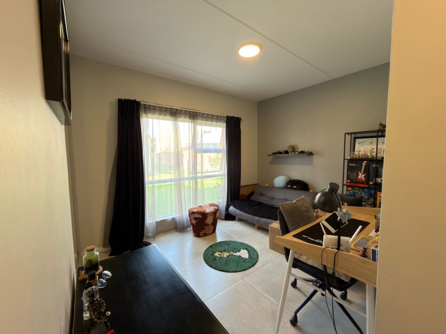 To Let 2 Bedroom Property for Rent in Equestria Gauteng