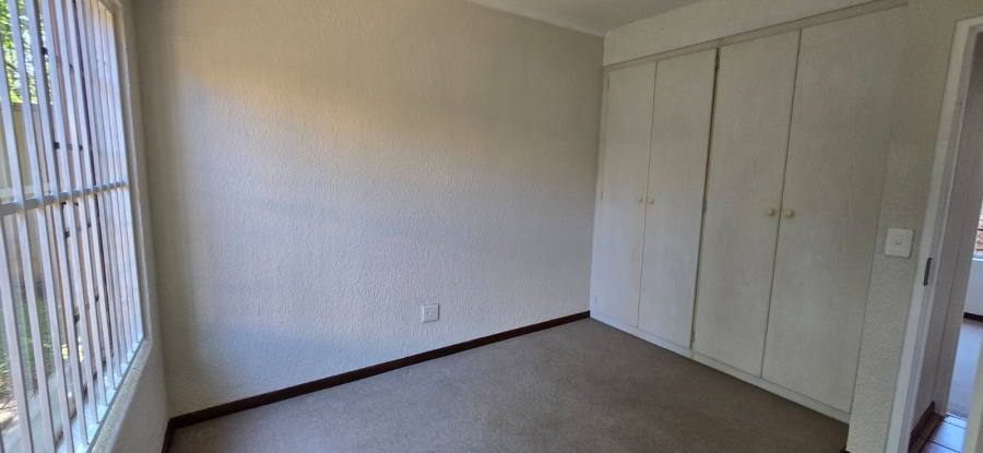 To Let 3 Bedroom Property for Rent in Die Hoewes Gauteng