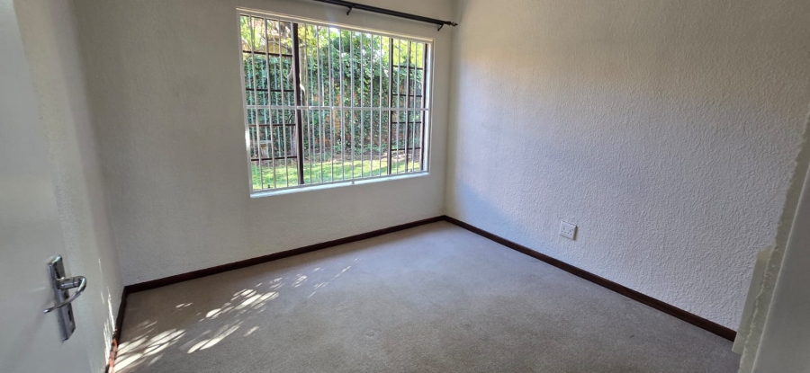 To Let 3 Bedroom Property for Rent in Die Hoewes Gauteng