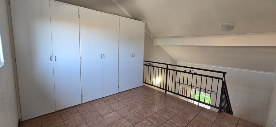 To Let 3 Bedroom Property for Rent in Die Hoewes Gauteng