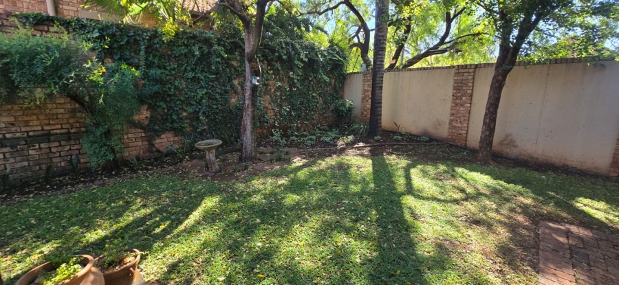 To Let 3 Bedroom Property for Rent in Die Hoewes Gauteng