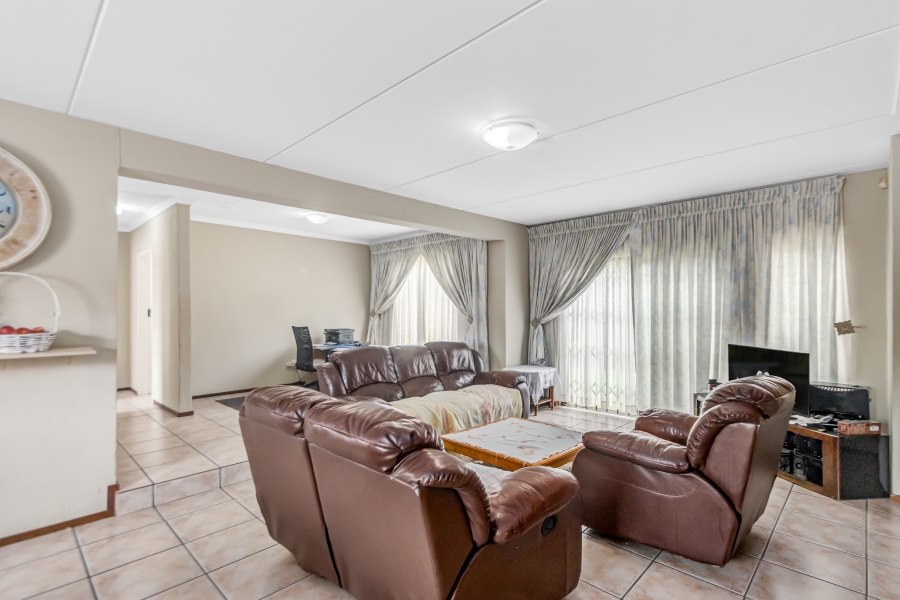 To Let 3 Bedroom Property for Rent in Sundowner Gauteng