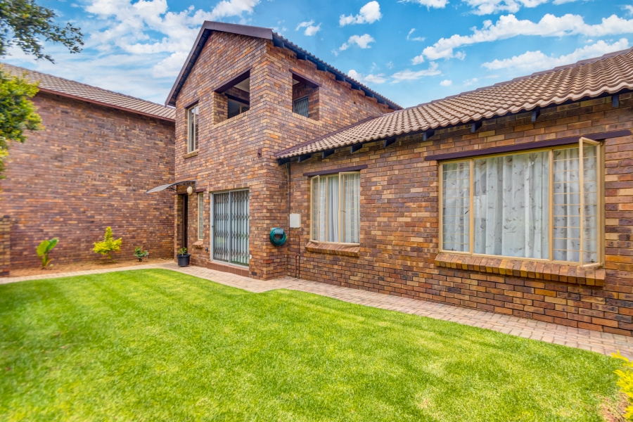 To Let 3 Bedroom Property for Rent in Sundowner Gauteng