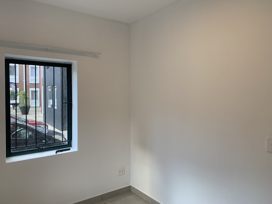 To Let 2 Bedroom Property for Rent in Illovo Gauteng