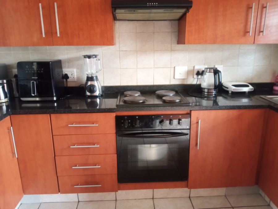 To Let 2 Bedroom Property for Rent in Ravenswood Gauteng