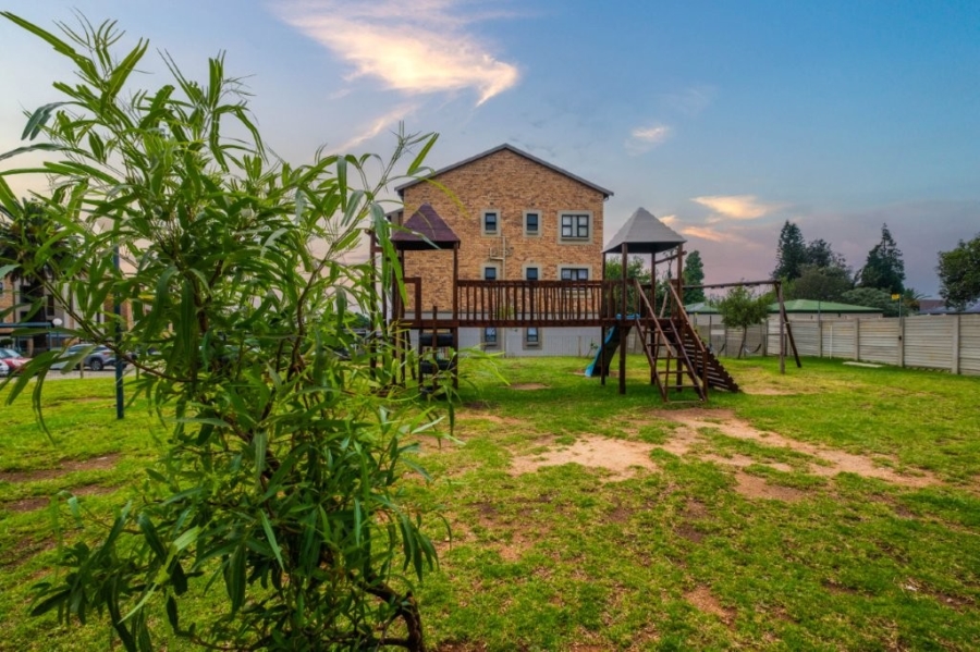 1 Bedroom Property for Sale in Bergbron Gauteng