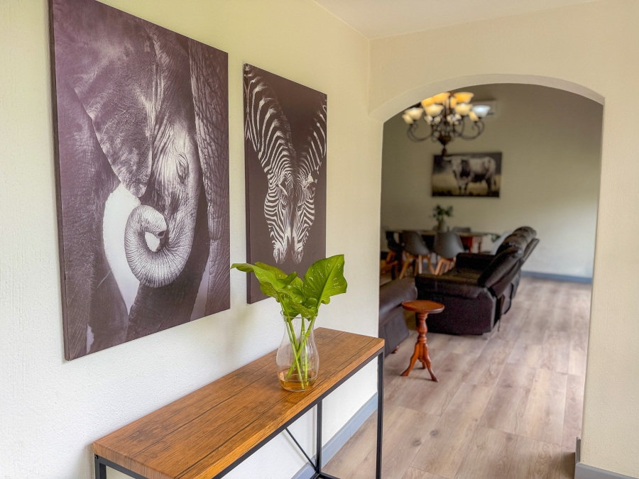 4 Bedroom Property for Sale in Rooihuiskraal Gauteng