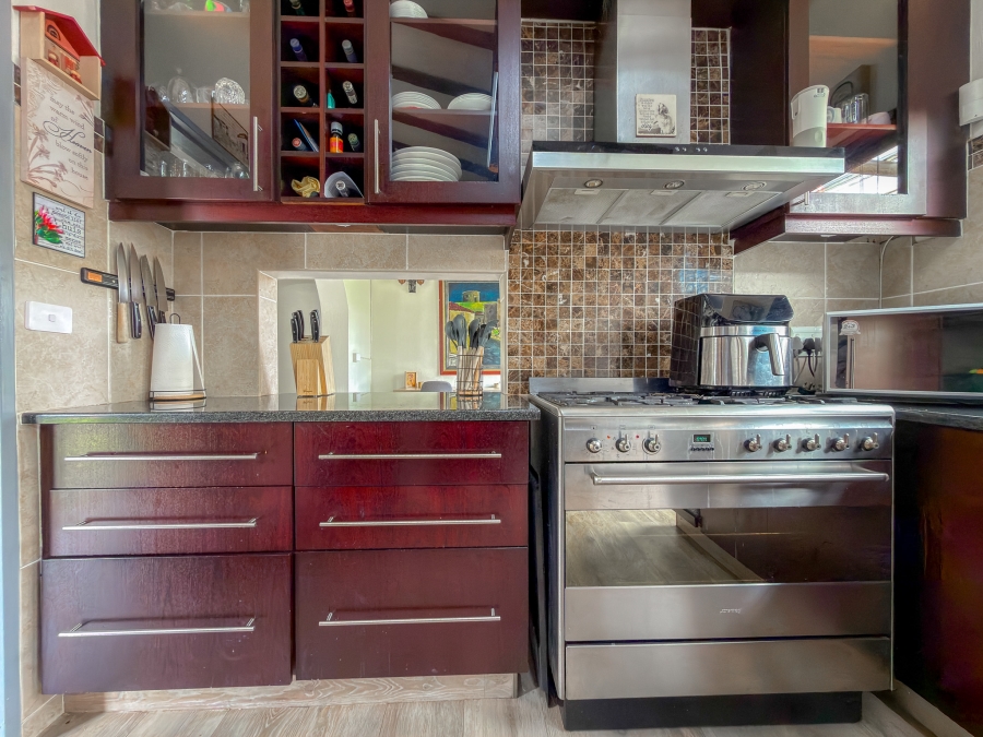 4 Bedroom Property for Sale in Rooihuiskraal Gauteng