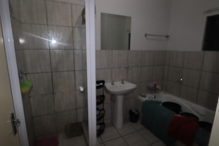 To Let 1 Bedroom Property for Rent in Birchleigh Gauteng