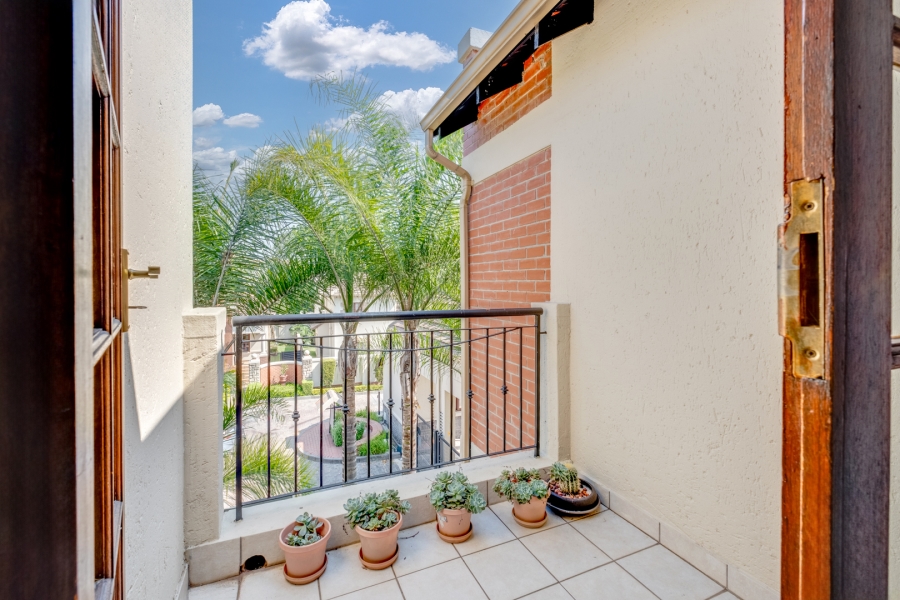 1 Bedroom Property for Sale in Lonehill Gauteng