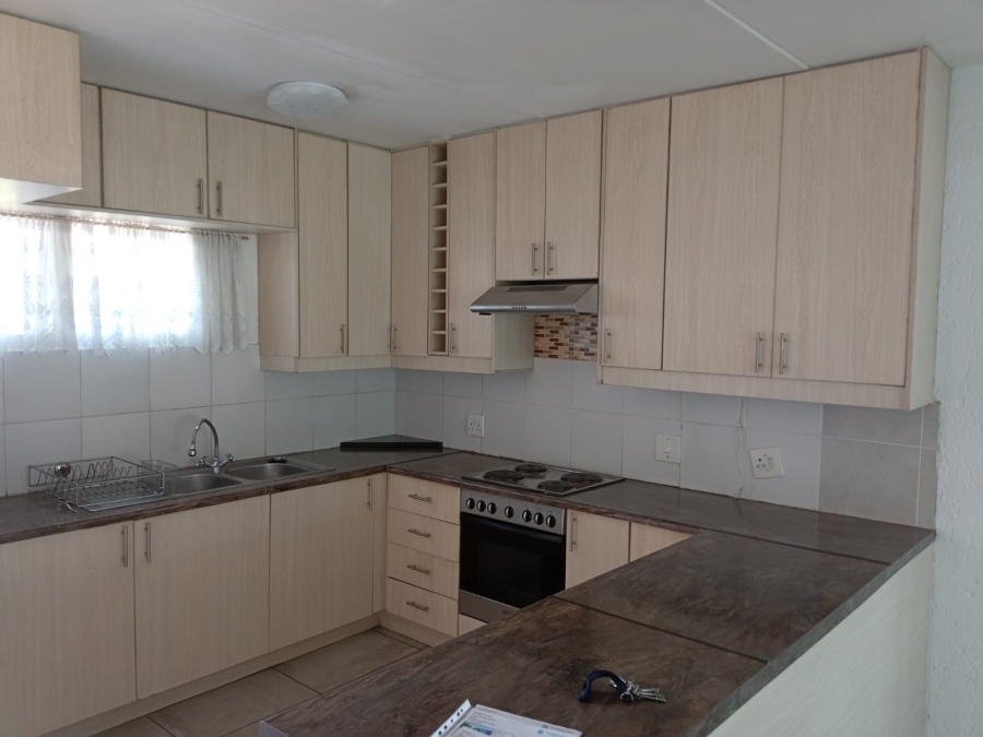 1 Bedroom Property for Sale in Mulbarton Gauteng