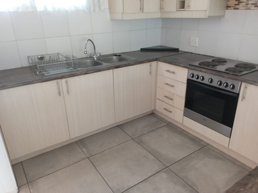1 Bedroom Property for Sale in Mulbarton Gauteng