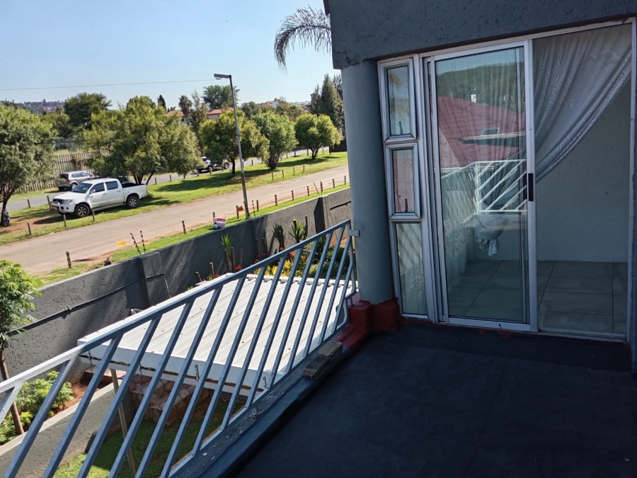 1 Bedroom Property for Sale in Mulbarton Gauteng