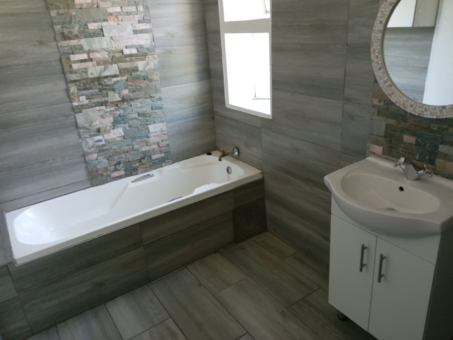 1 Bedroom Property for Sale in Mulbarton Gauteng