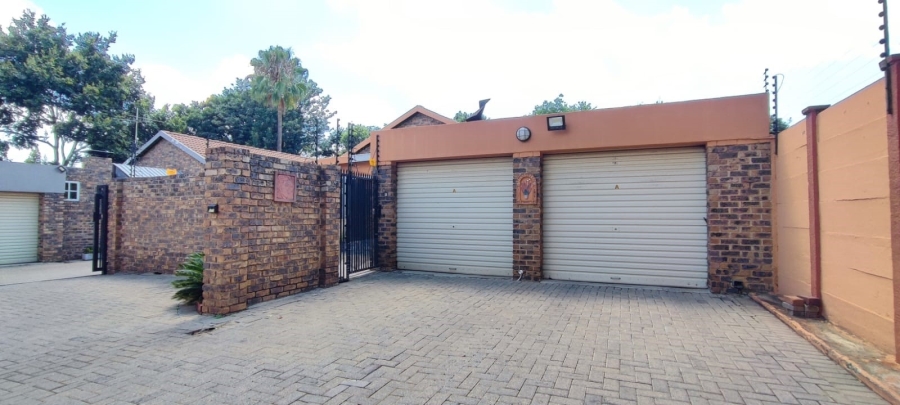 2 Bedroom Property for Sale in Wierda Park Gauteng