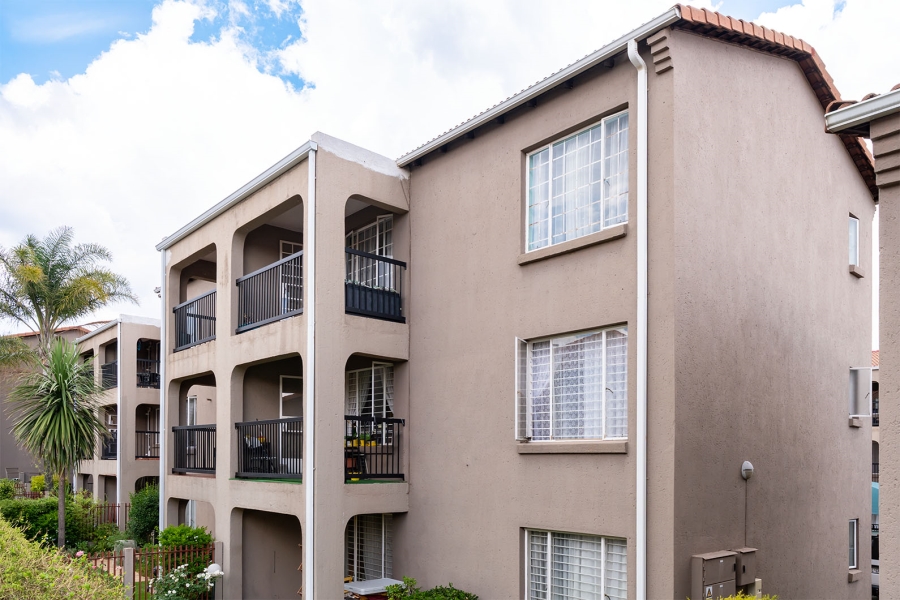 2 Bedroom Property for Sale in Farrarmere Gauteng