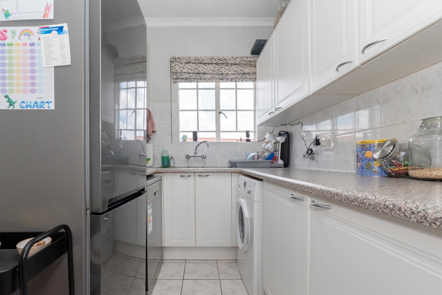 2 Bedroom Property for Sale in Farrarmere Gauteng