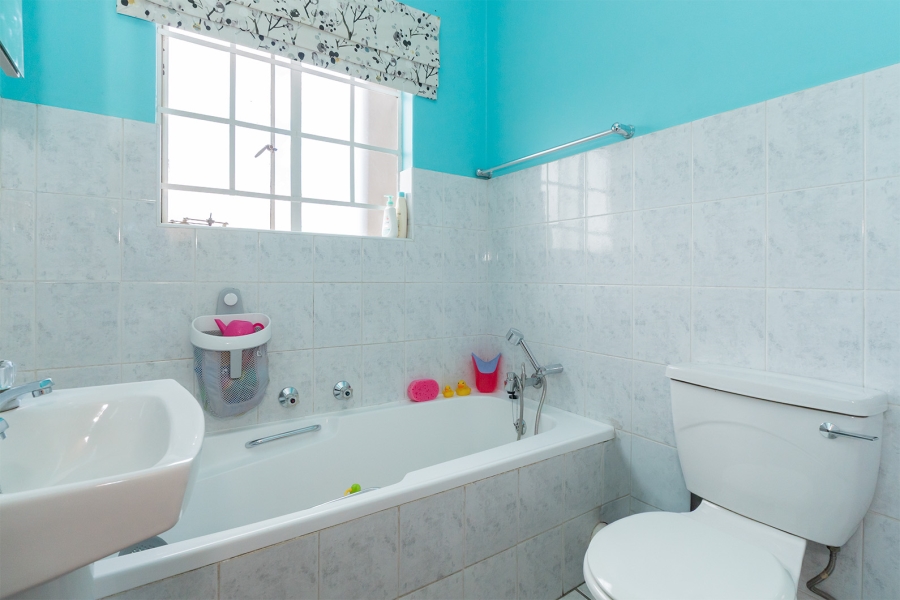 2 Bedroom Property for Sale in Farrarmere Gauteng