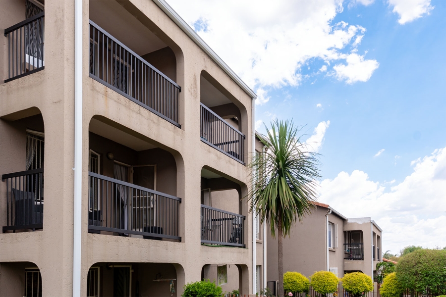 2 Bedroom Property for Sale in Farrarmere Gauteng