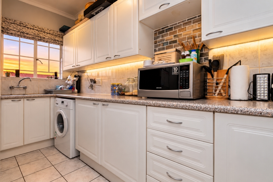2 Bedroom Property for Sale in Farrarmere Gauteng