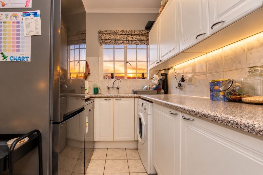 2 Bedroom Property for Sale in Farrarmere Gauteng