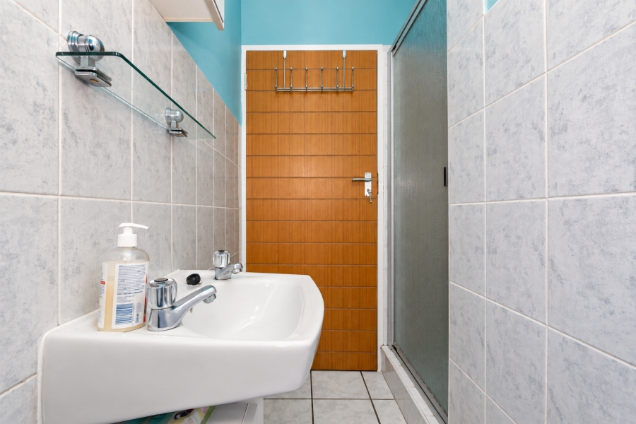 2 Bedroom Property for Sale in Farrarmere Gauteng