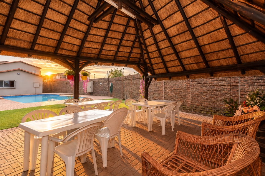 2 Bedroom Property for Sale in Farrarmere Gauteng