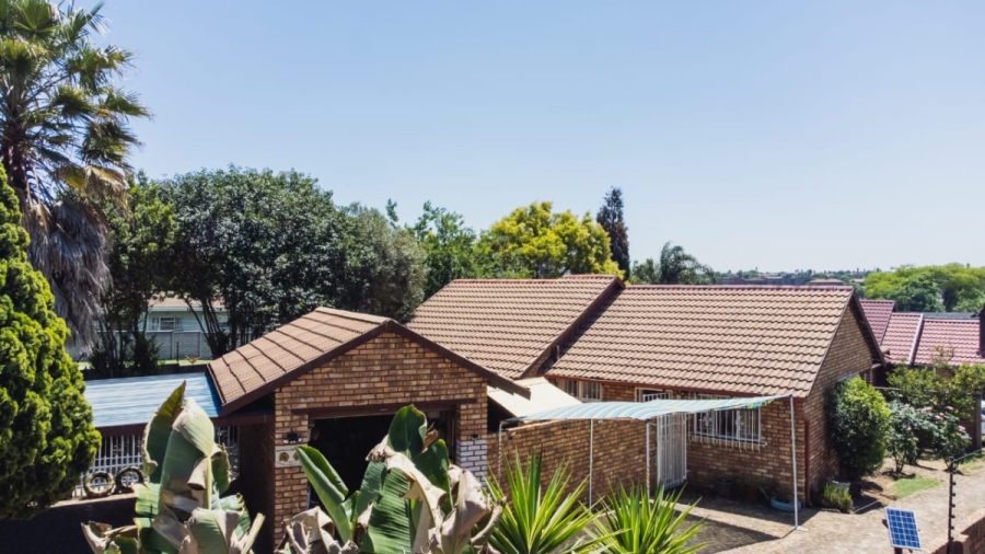 3 Bedroom Property for Sale in Eastleigh Gauteng