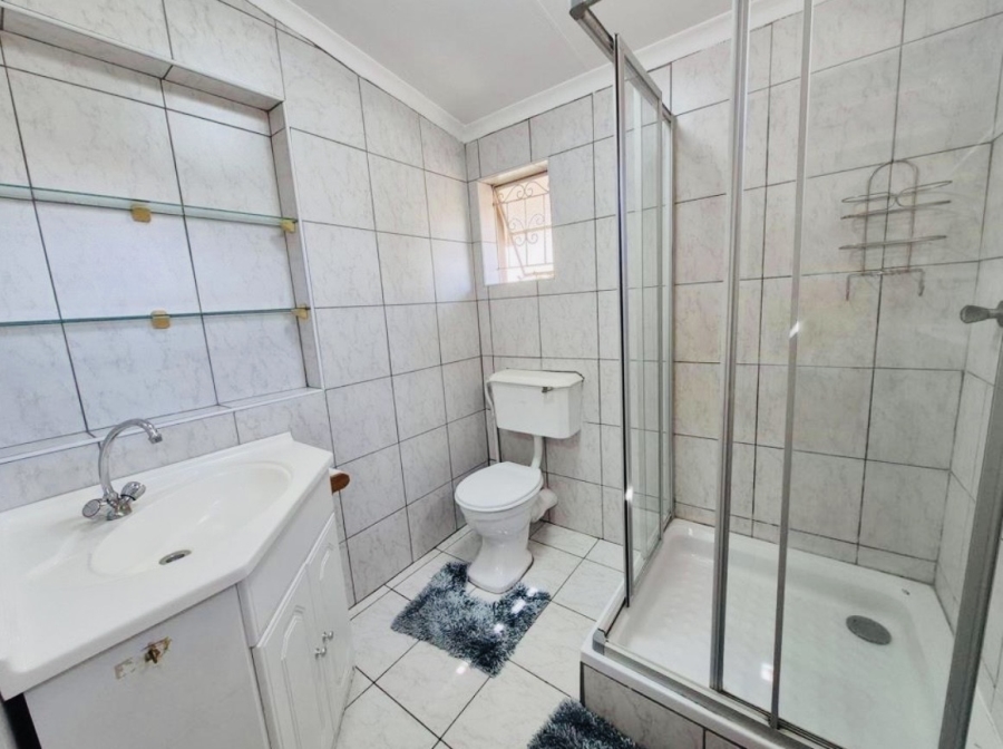 4 Bedroom Property for Sale in Wannenburghoogte Gauteng
