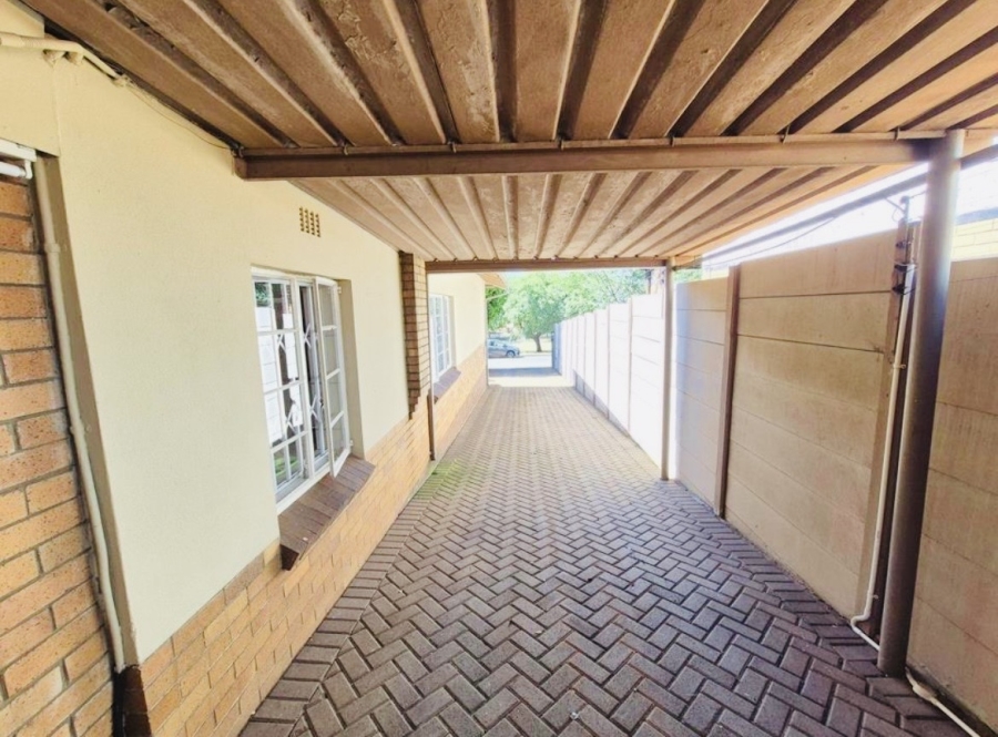 4 Bedroom Property for Sale in Wannenburghoogte Gauteng
