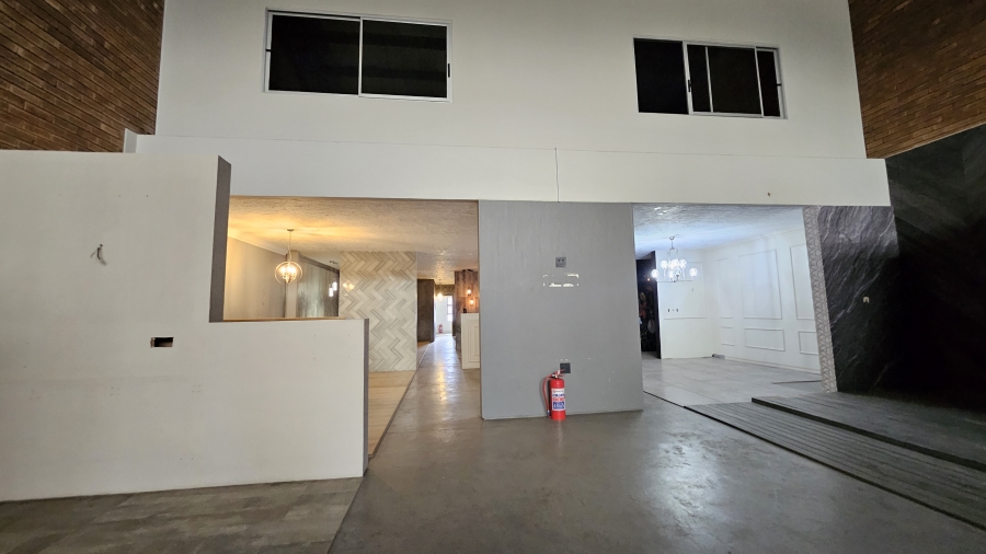 To Let commercial Property for Rent in Hennopspark Gauteng