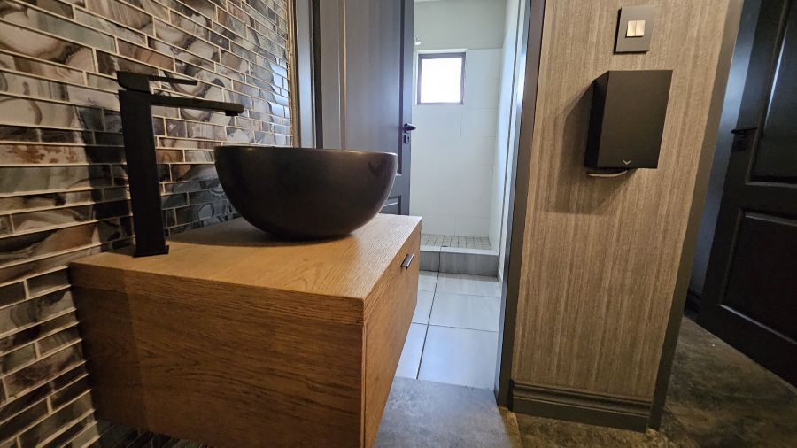 To Let commercial Property for Rent in Hennopspark Gauteng