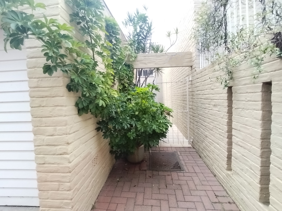 2 Bedroom Property for Sale in River Club Gauteng