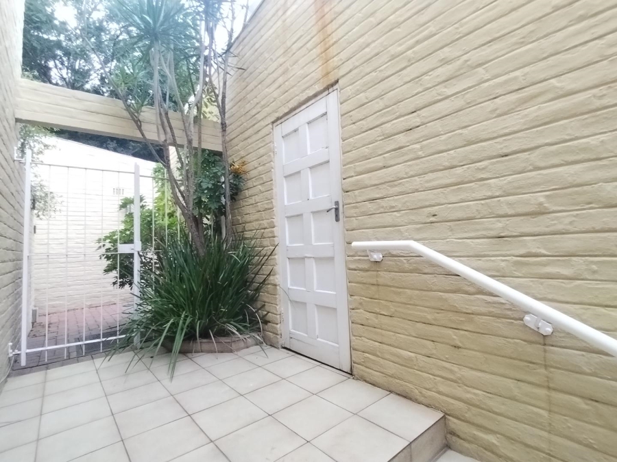 2 Bedroom Property for Sale in River Club Gauteng