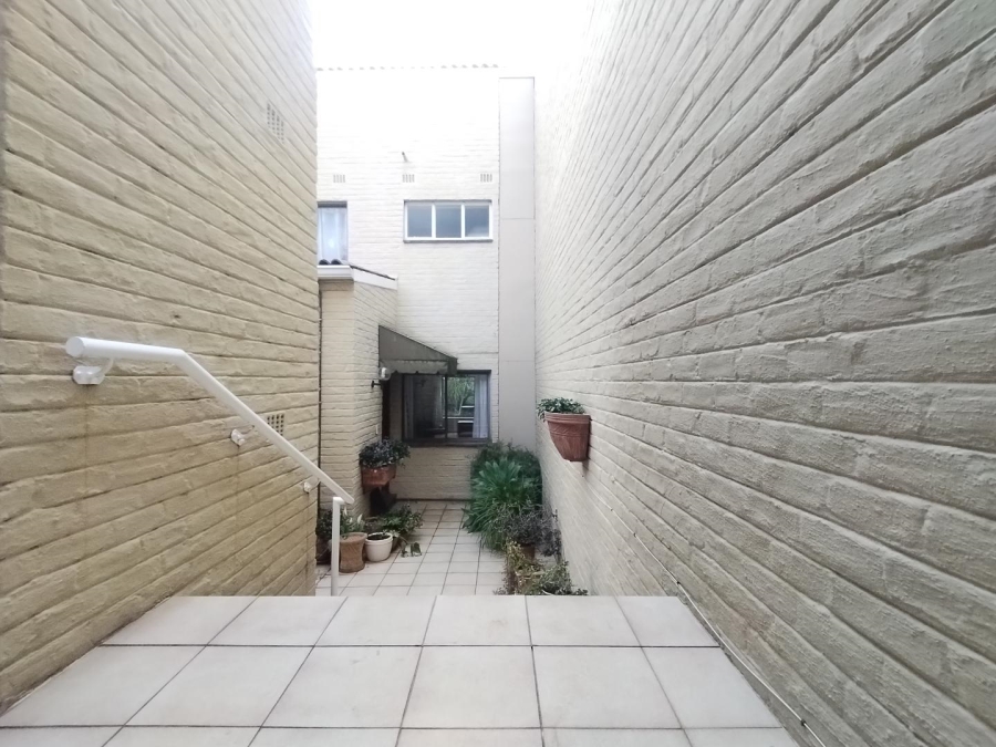 2 Bedroom Property for Sale in River Club Gauteng