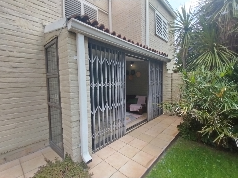 2 Bedroom Property for Sale in River Club Gauteng