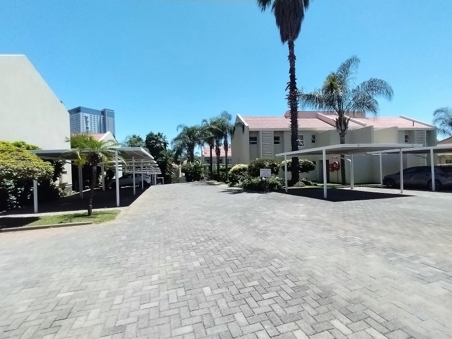 To Let 3 Bedroom Property for Rent in Sandown Gauteng