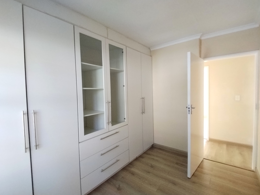 To Let 3 Bedroom Property for Rent in Sandown Gauteng