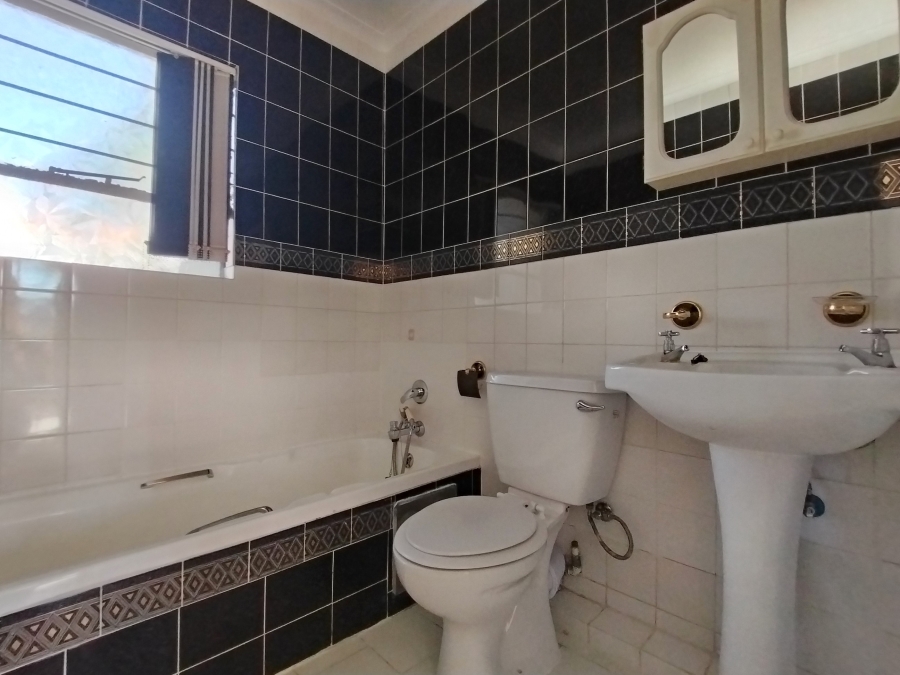 To Let 3 Bedroom Property for Rent in Sandown Gauteng