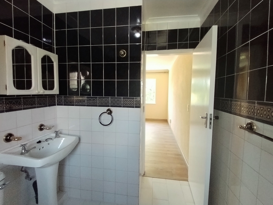 To Let 3 Bedroom Property for Rent in Sandown Gauteng