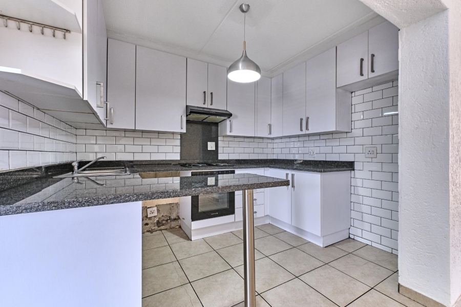 To Let 2 Bedroom Property for Rent in Paulshof Gauteng